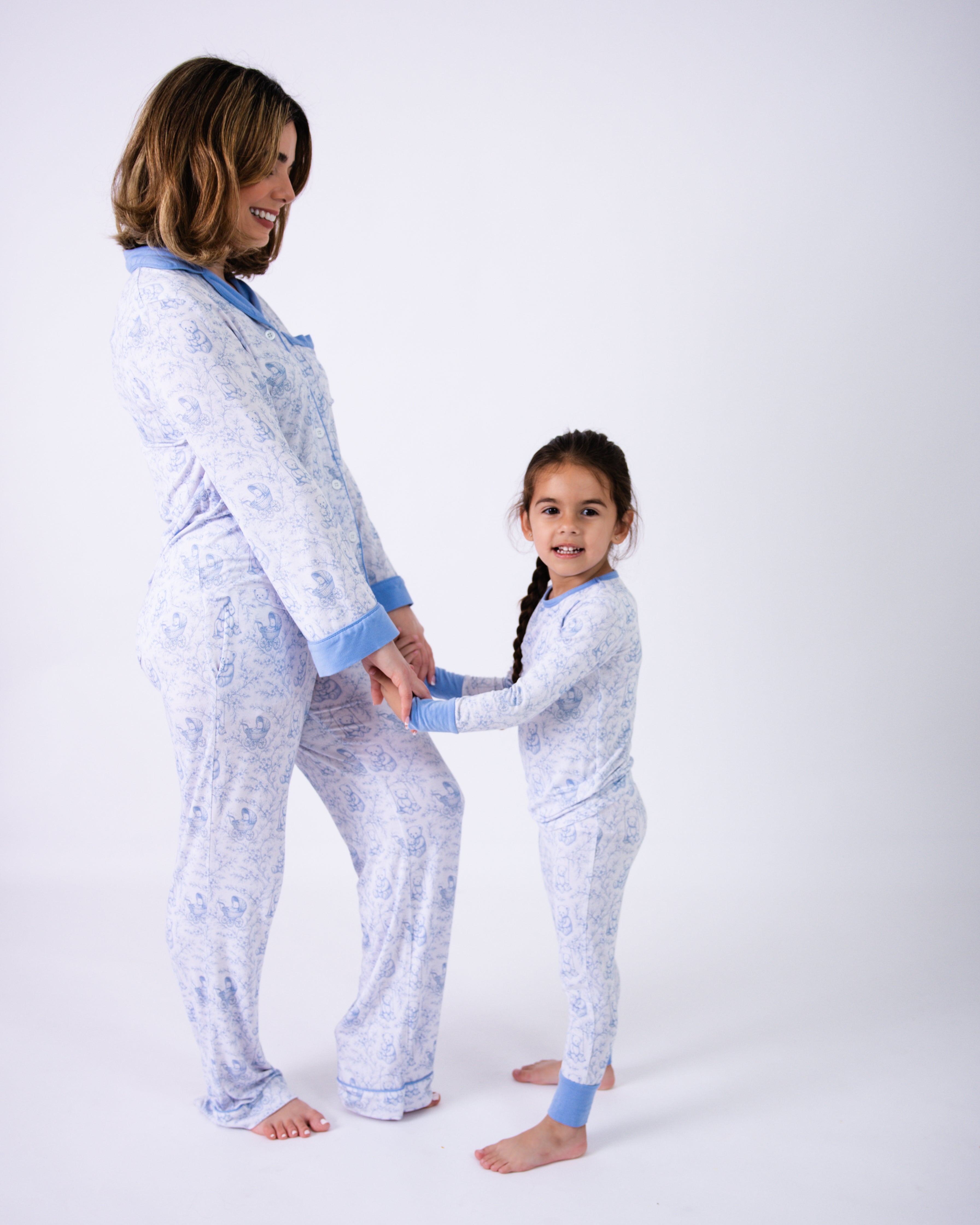 Bear Toile Women’s Long Sleeve Pajama Set